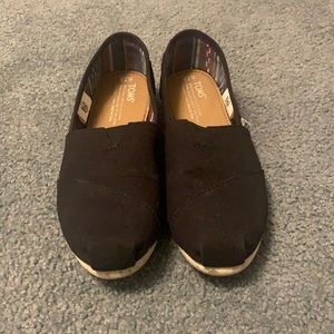 Classic Black Canvas Toms 7.5